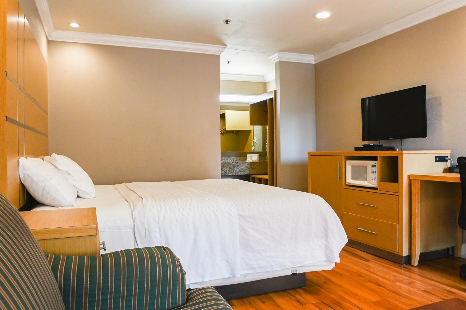 Days Inn By Wyndham San Francisco S/Oyster Point Airport Саут Сан Франциско Екстериор снимка